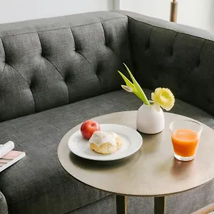 Sonder By Marriott Bonvoy Artesa West Queen West Hotel