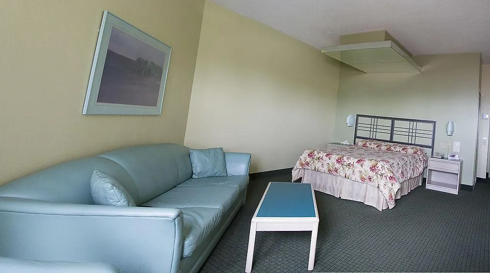 Best Western Plus Montreal East 3*,