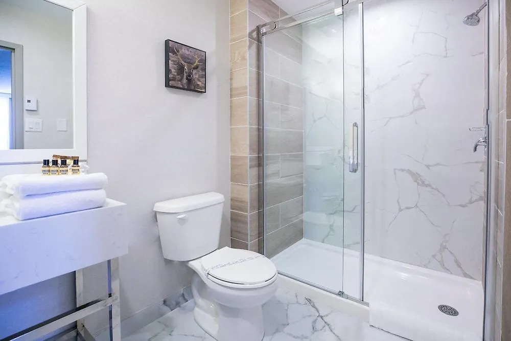 Best Western Plus Montreal East Hotel