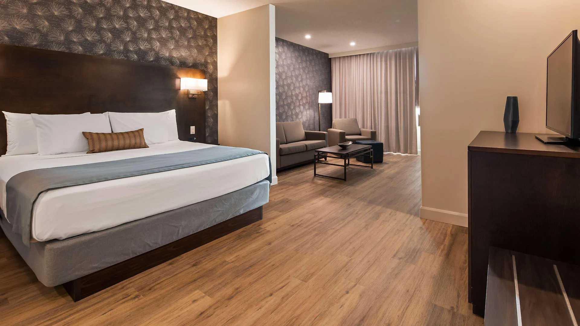 Best Western Plus Montreal East 3*,  Canada