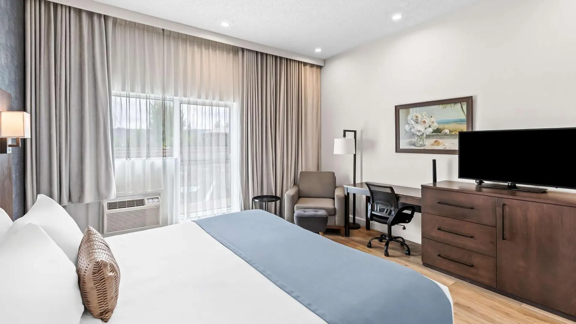 Best Western Plus Montreal East Hotel