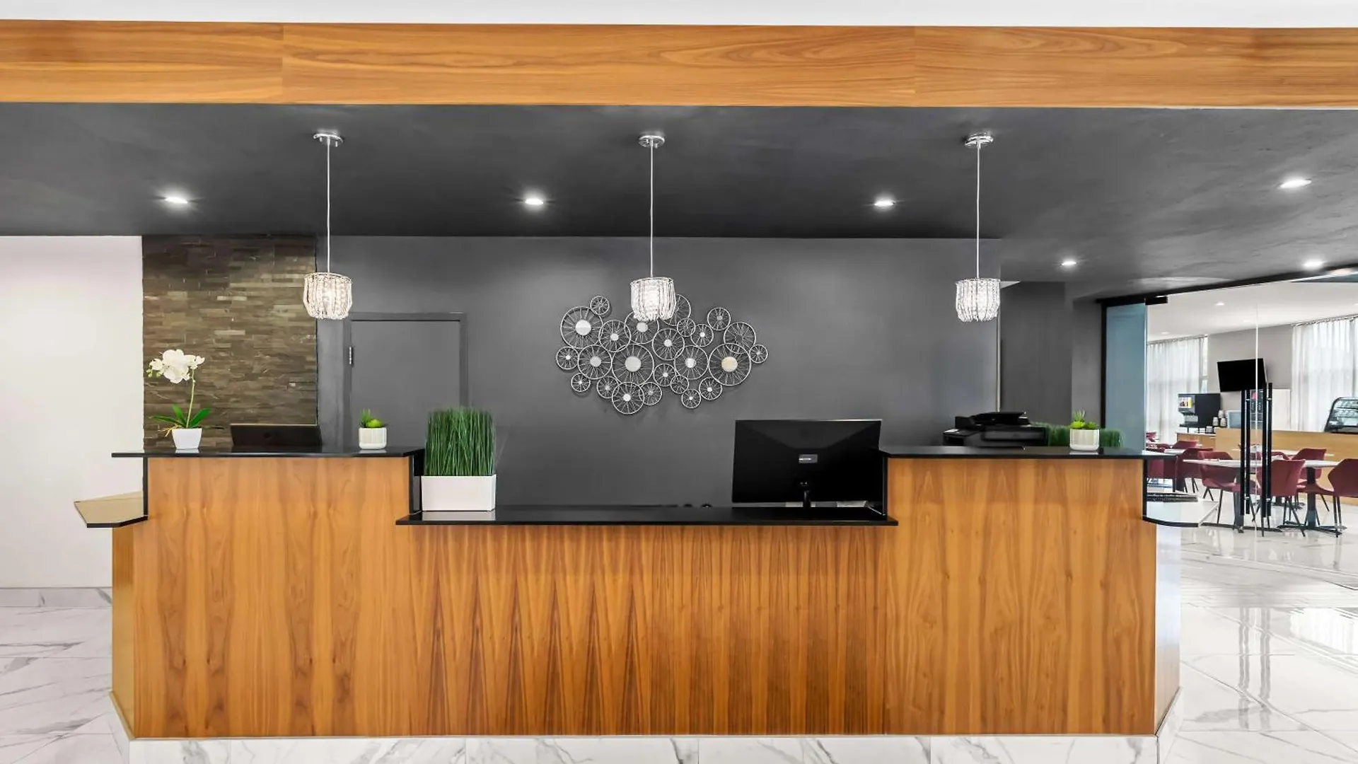 Best Western Plus Montreal East Hotel